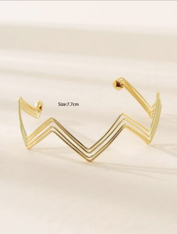 Gold Chevron Design Arm Cuff - Image 2