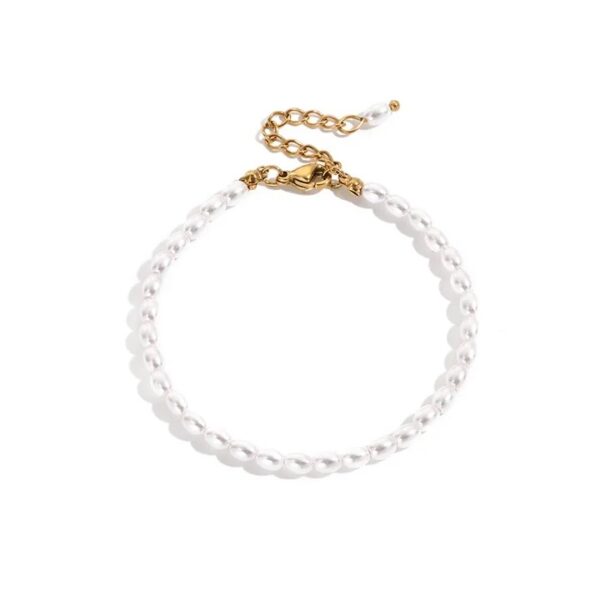 Minimal Oval Pearl Bracelet