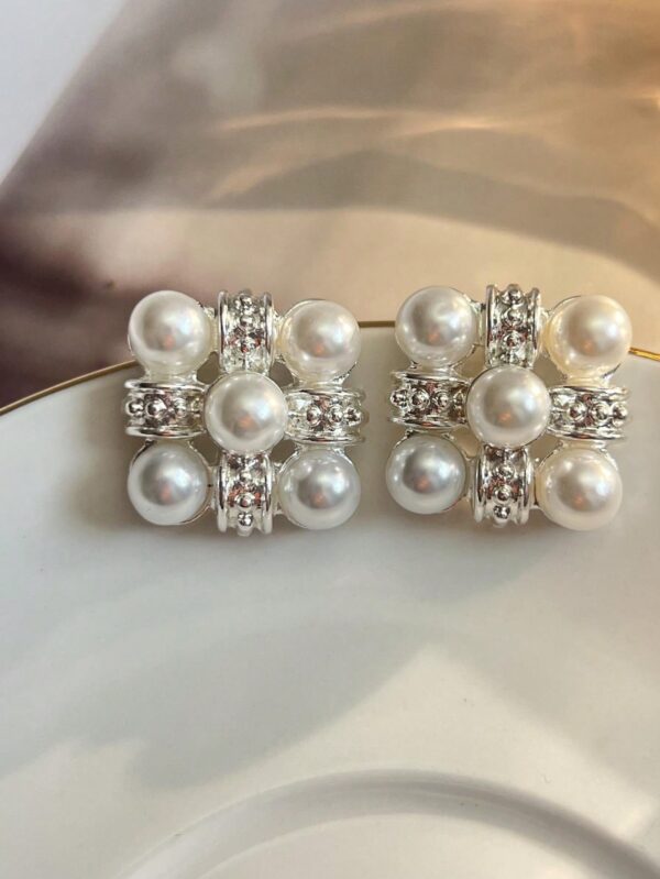 1pair Luxe Square Faux Pearl Stud Earrings