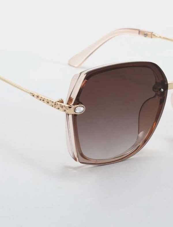 Tinted Lens Elegant  Fashion Sunglasses - Image 4