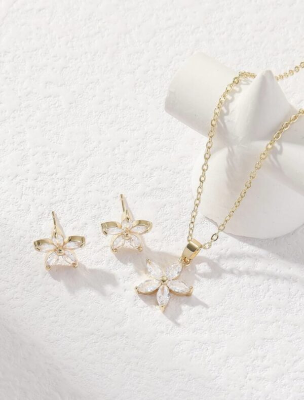 1pc Gold Flower Pendant Necklace & 1pair Stud Earrings - Image 3