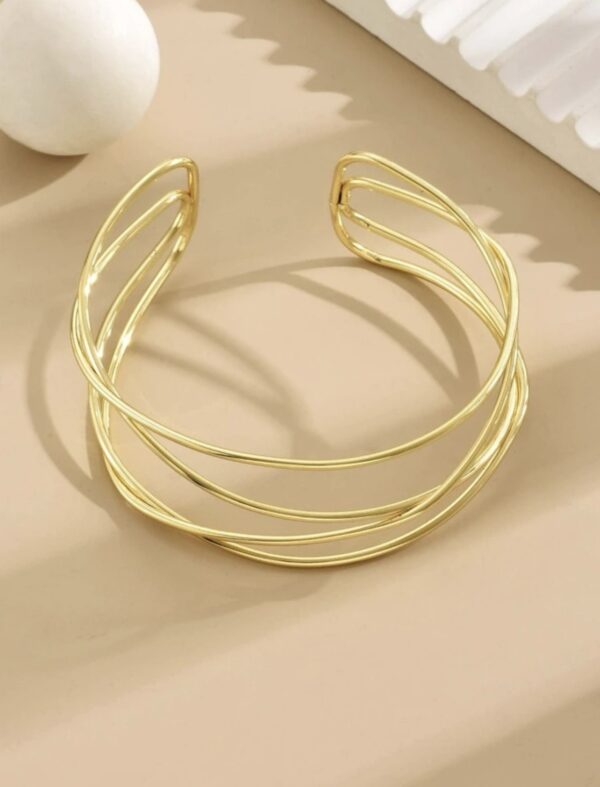 Fashionable Criss Cross Arm Cuff - Image 3