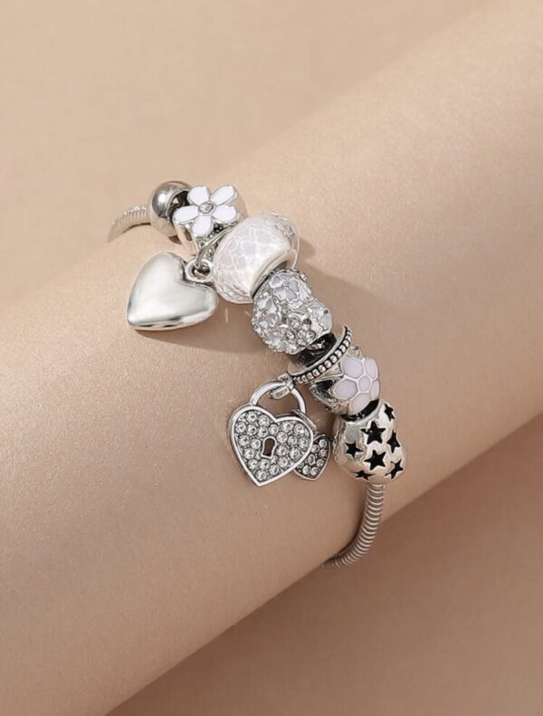 Heart Rhinestone Decor Minimal Bracelet - Image 3