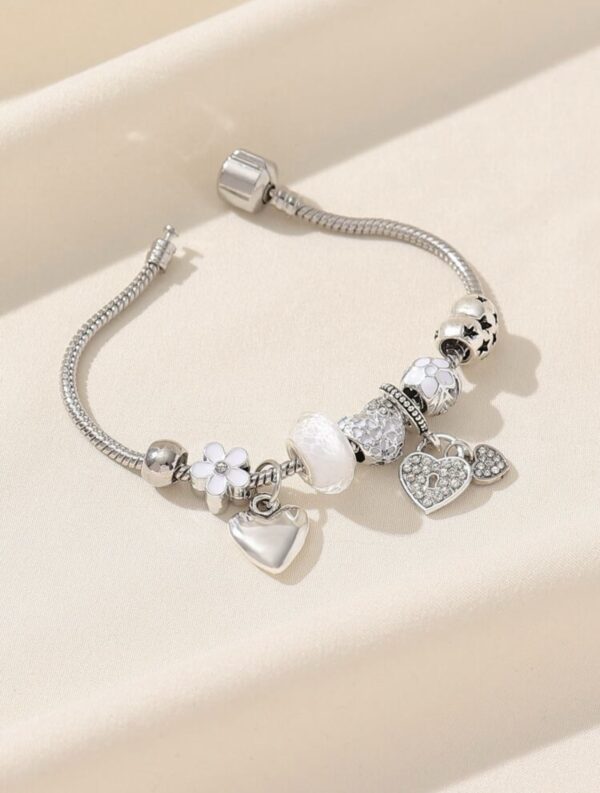 Heart Rhinestone Decor Minimal Bracelet - Image 2