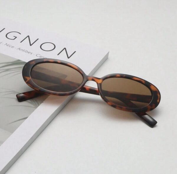 1pc Fashionable Oval Sunglasses - Image 2