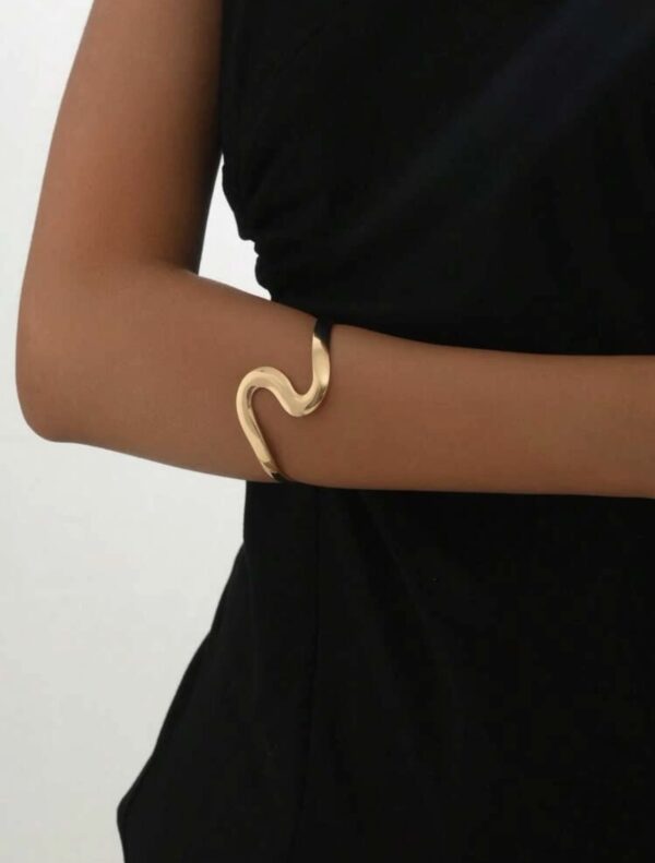 Irregular Design Arm Cuff - Image 2