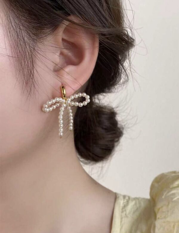 Bowknot Retro Pearl Drop Earrings - Image 3