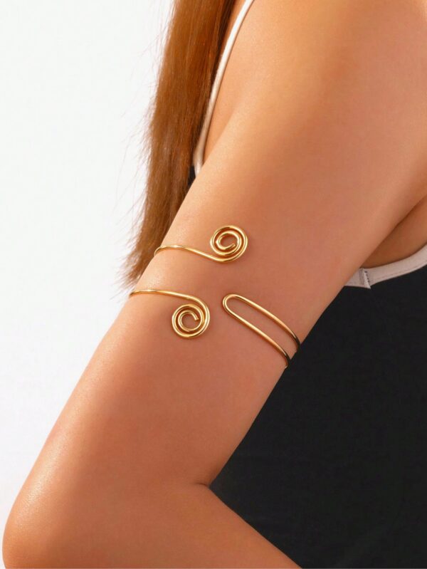 1pc Gold-Tone Hollow Etched Metal Arm Bracelet