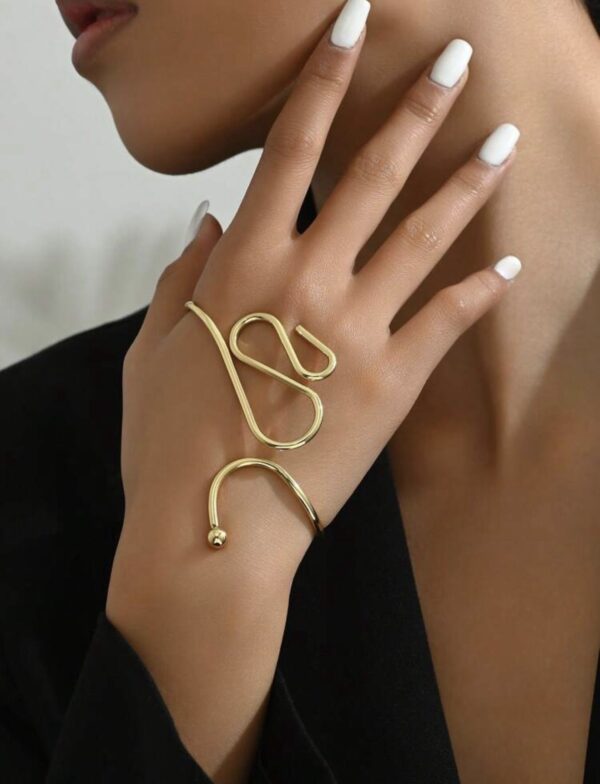 Fashionable Gold Geometric Wrap Palm Bracelet - Image 3