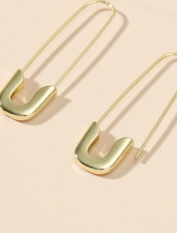 Minimal Safety Pin Design Earrings - Image 2