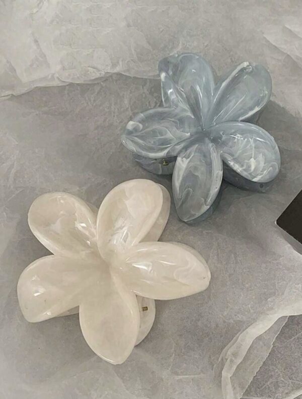 2pcs Flower Shaped Hair Clips